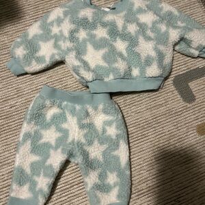 Cozy Star Patterned Baby Outfit